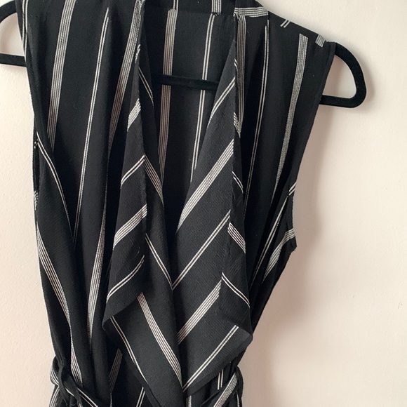 Super cute wrap dress - Picture 2 of 10